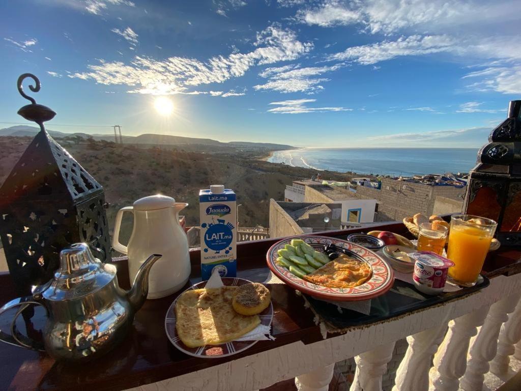 Ferienwohnung Red Carpet Surf House Taghazout Exterior foto